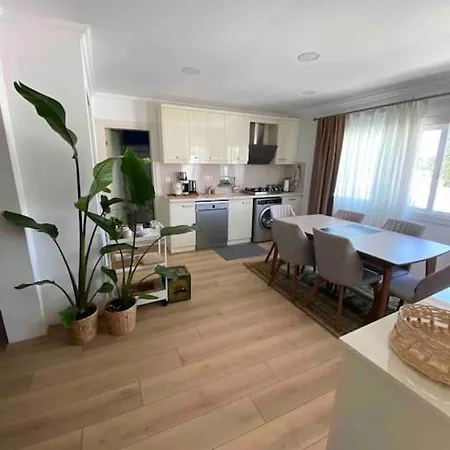 Lejlighed Aile Apartmani, Teras Kat Daire